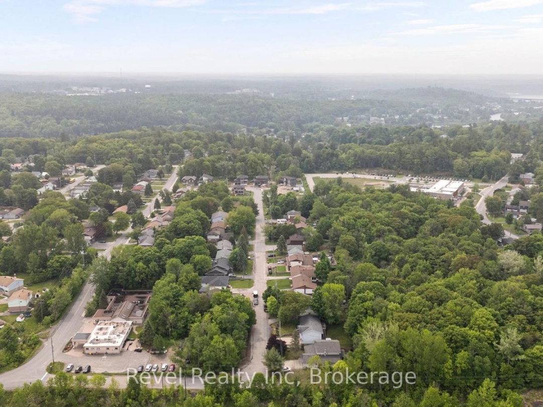 35 MACKLAIM DRIVE, 