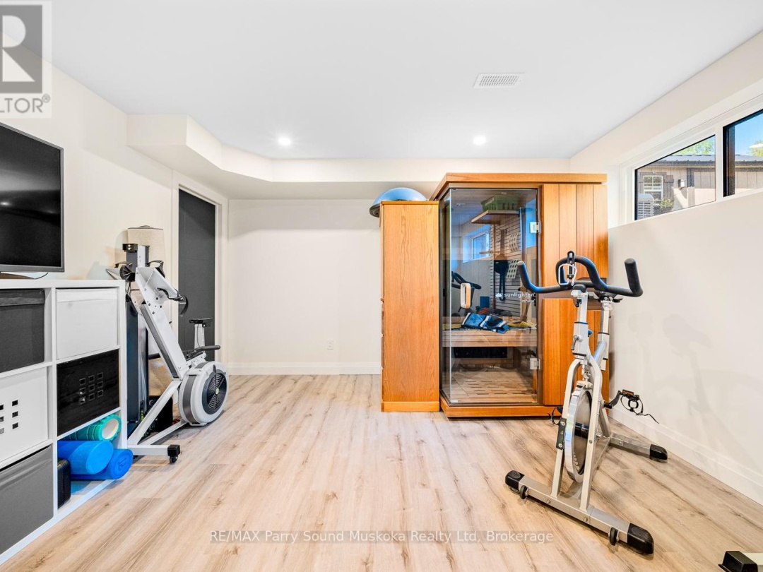 44 DENNIS DRIVE, Parry Sound