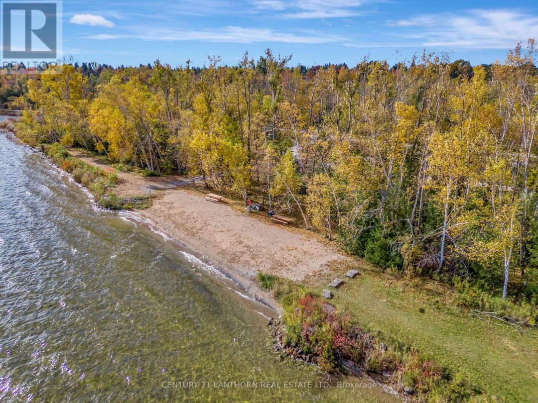456 OLD SURREY LANE, Pigeon Lake