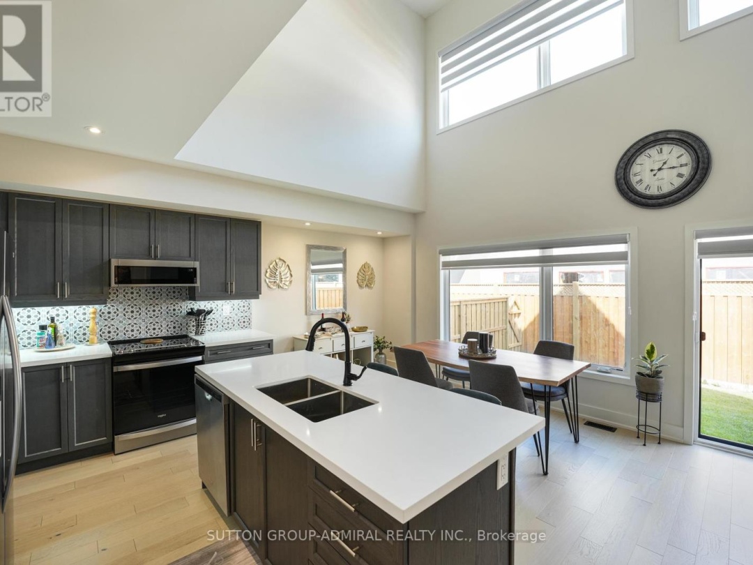 42 Ruby Crescent, Lake Simcoe