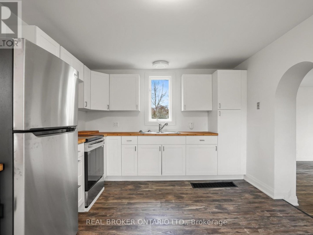 261 Portage Road, Canal Lake