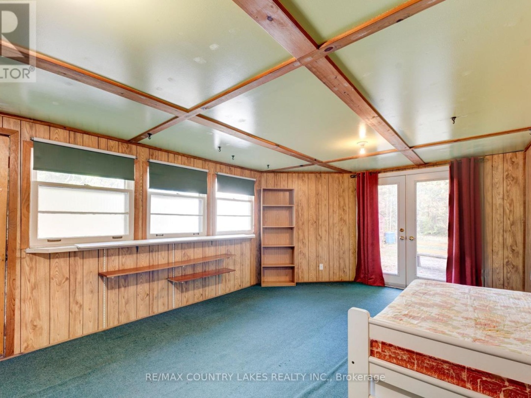 446 MAIN STREET E, 
