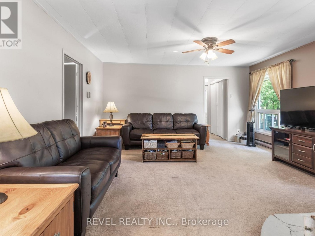 643 BALSAM LAKE DRIVE, 