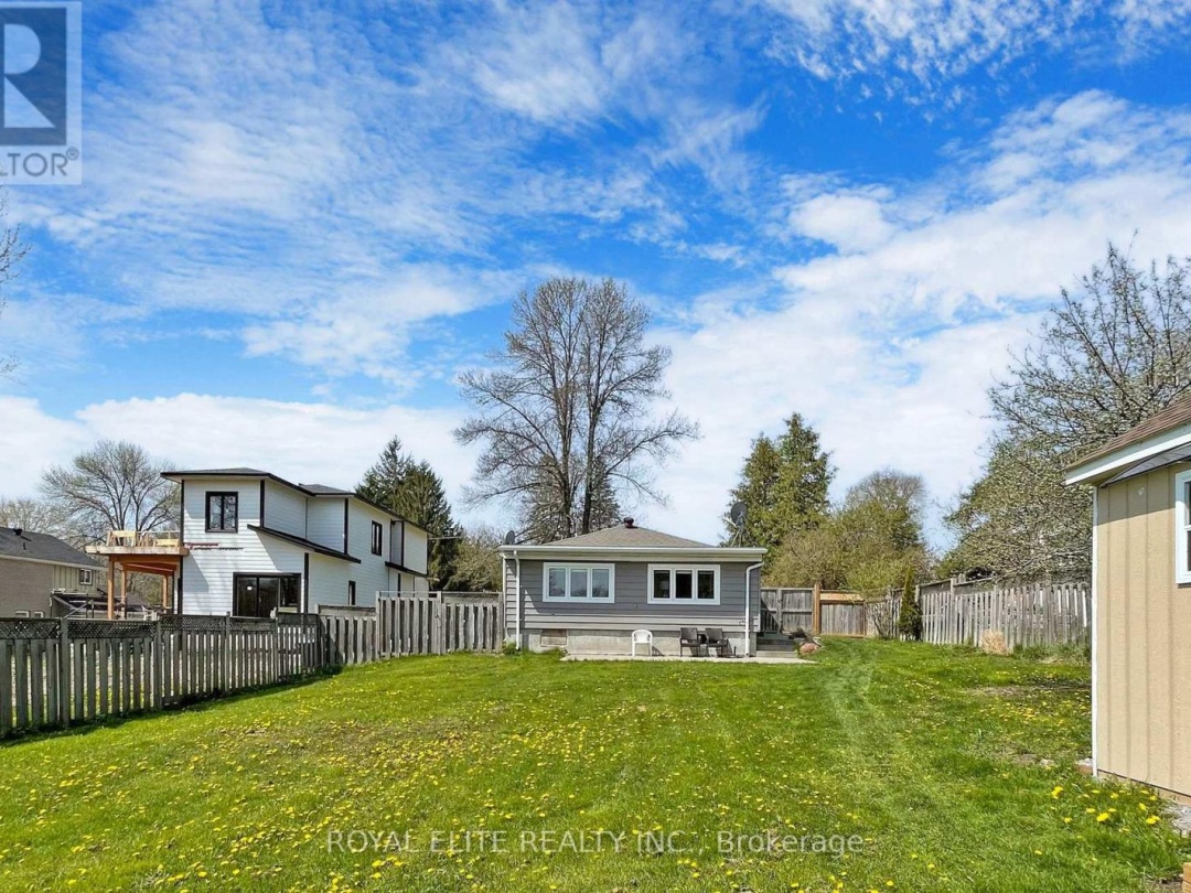 3965 Hilltop Road, Ramara