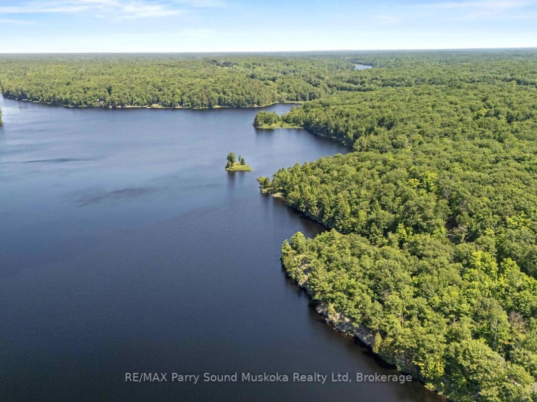 38 FUN COTTAGE LANE, Bell Lake