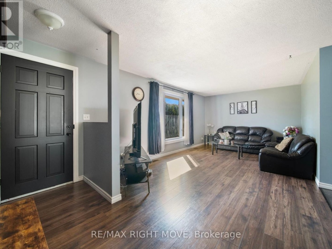 3 WESTMOUNT DRIVE N, 