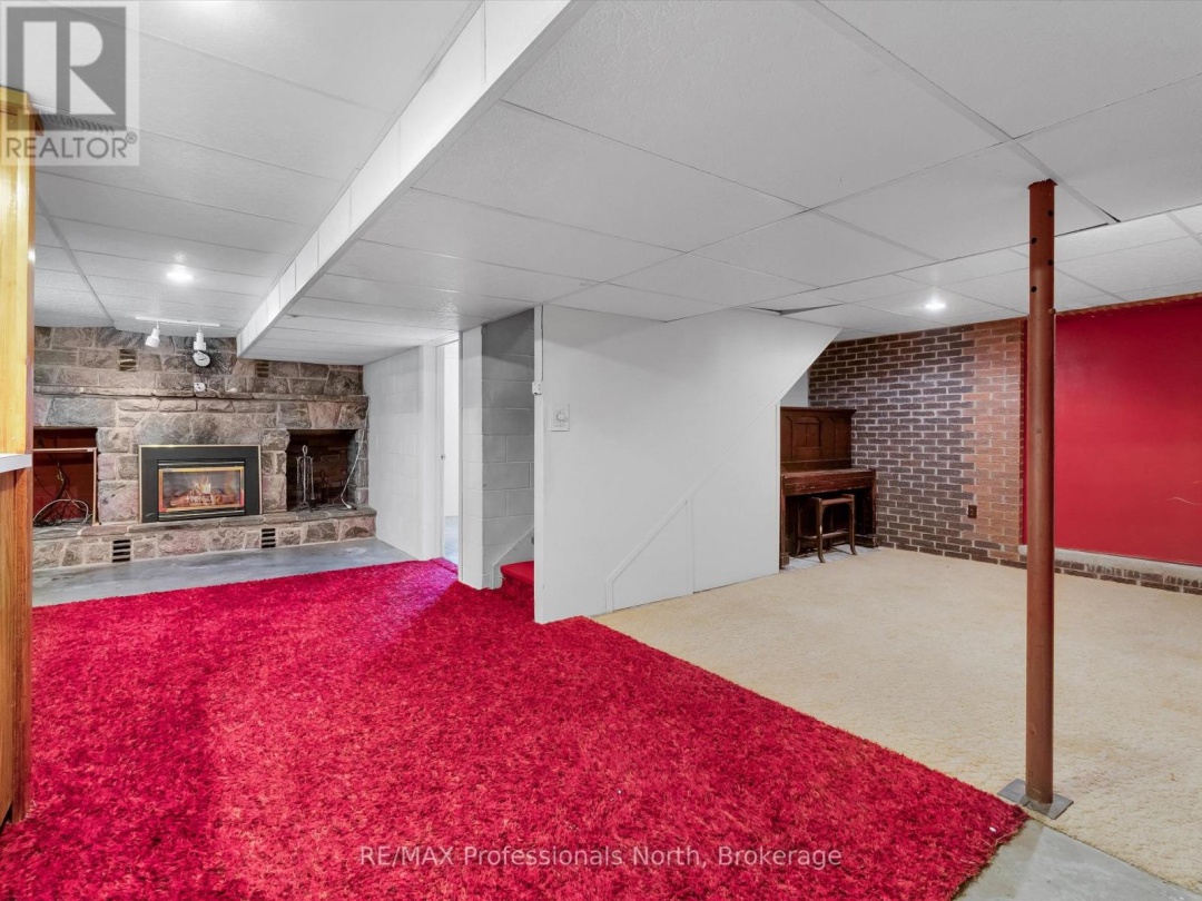 1716 GRAVENHURST PARKWAY, 