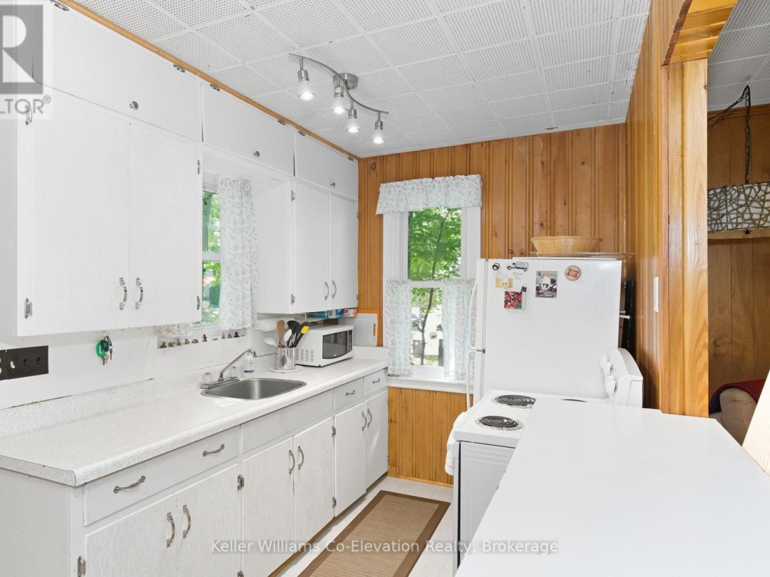 3 CROSSINGVIEW LANE, 