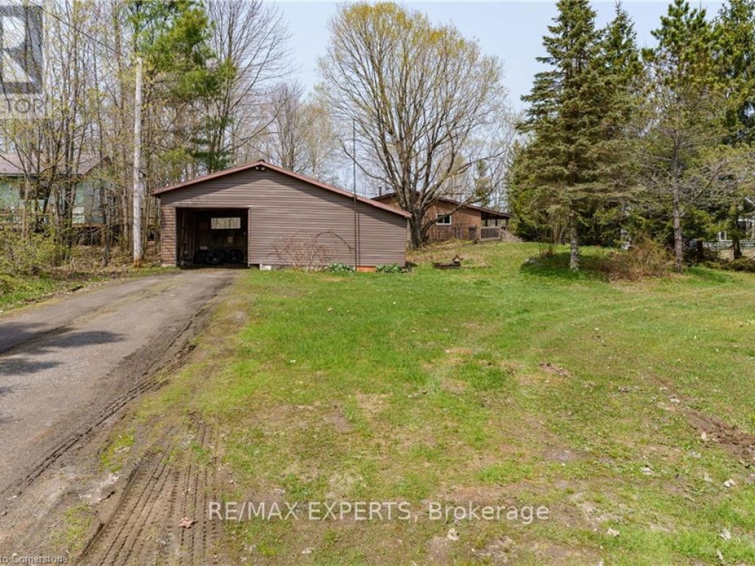 86 Stoney Road, Manitouwabing Lake