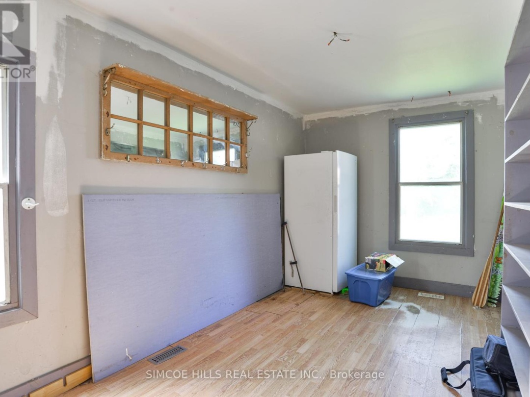 236 FRONT STREET S, 