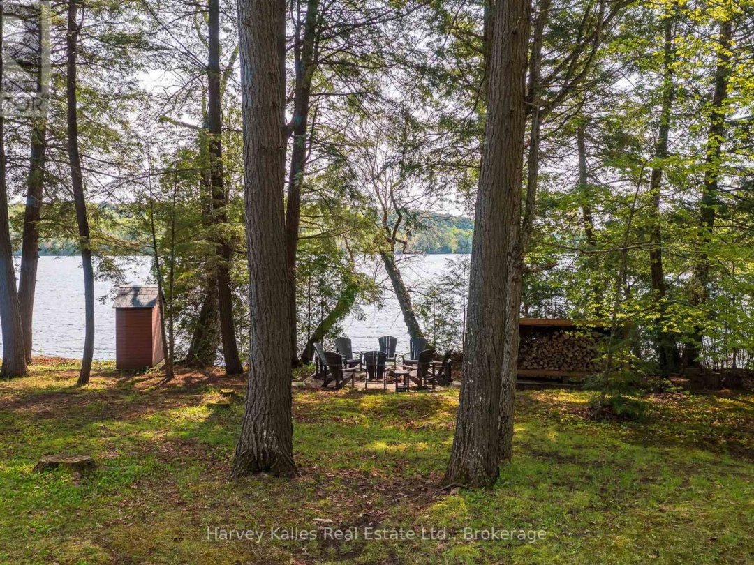 1033 SCOTT LANE, 