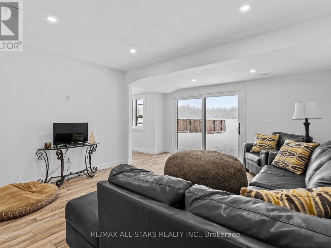 1062 NORTHLINE ROAD, 