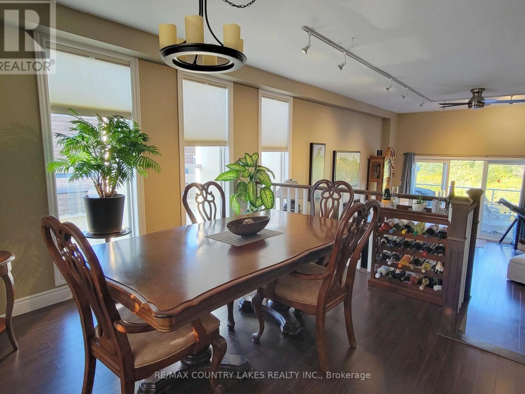 11 - 4 PARADISE BOULEVARD, 