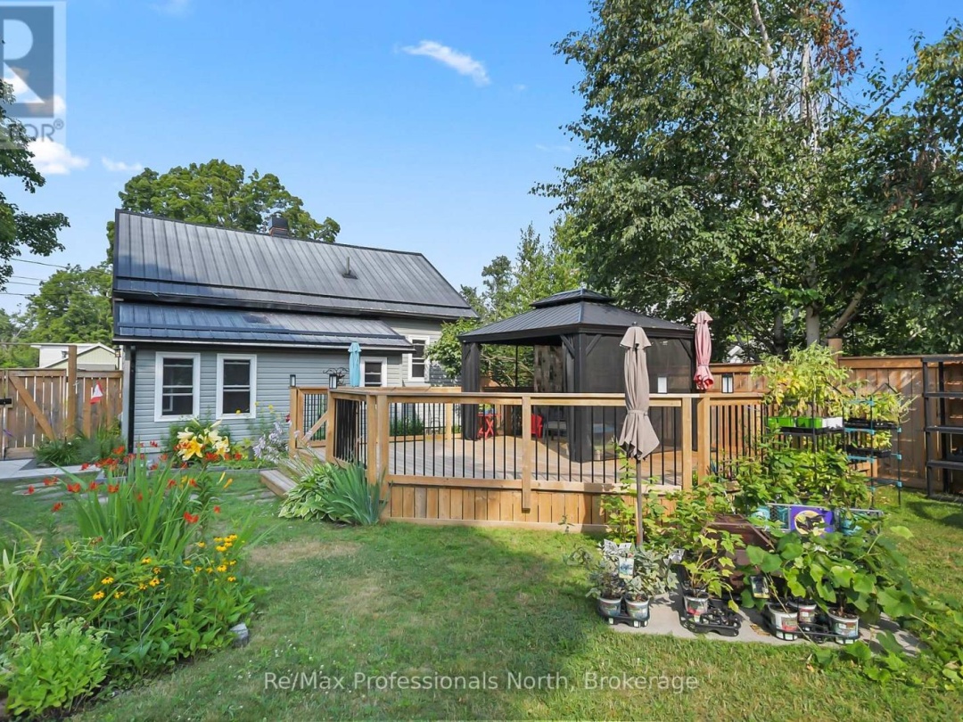 450 MARY STREET N, 