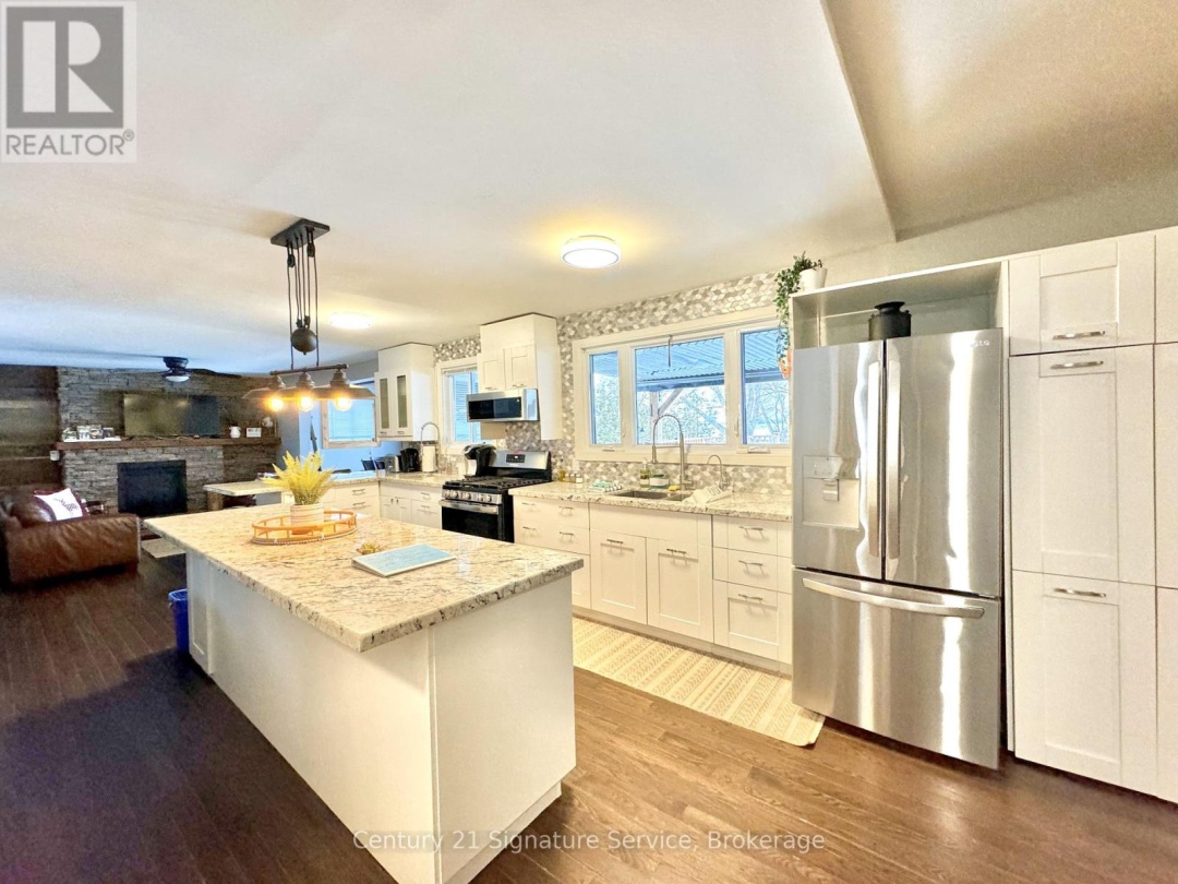 127 Maskinonge Road, Georgian Bay