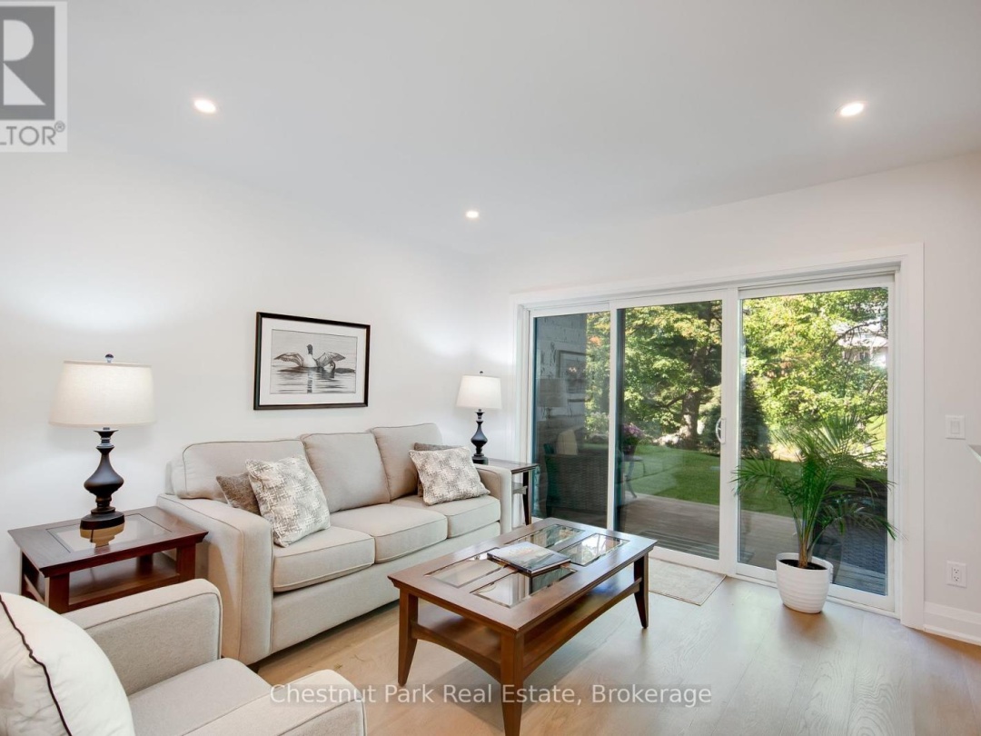 103 200 Anglo Street, Lake Muskoka