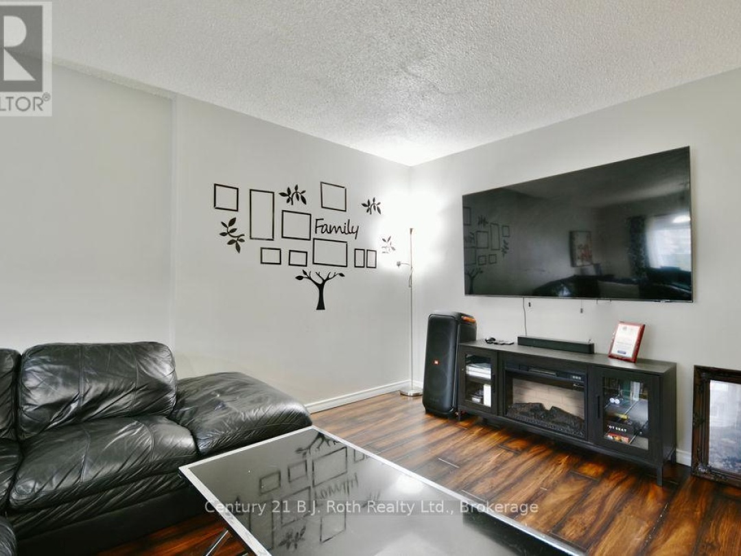 7 - 441 BARRIE ROAD, 