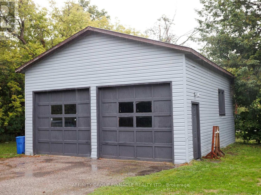 828 NORTHLINE ROAD, 