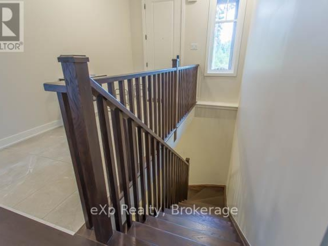 40 - 1052 GREENSVIEW DRIVE, 
