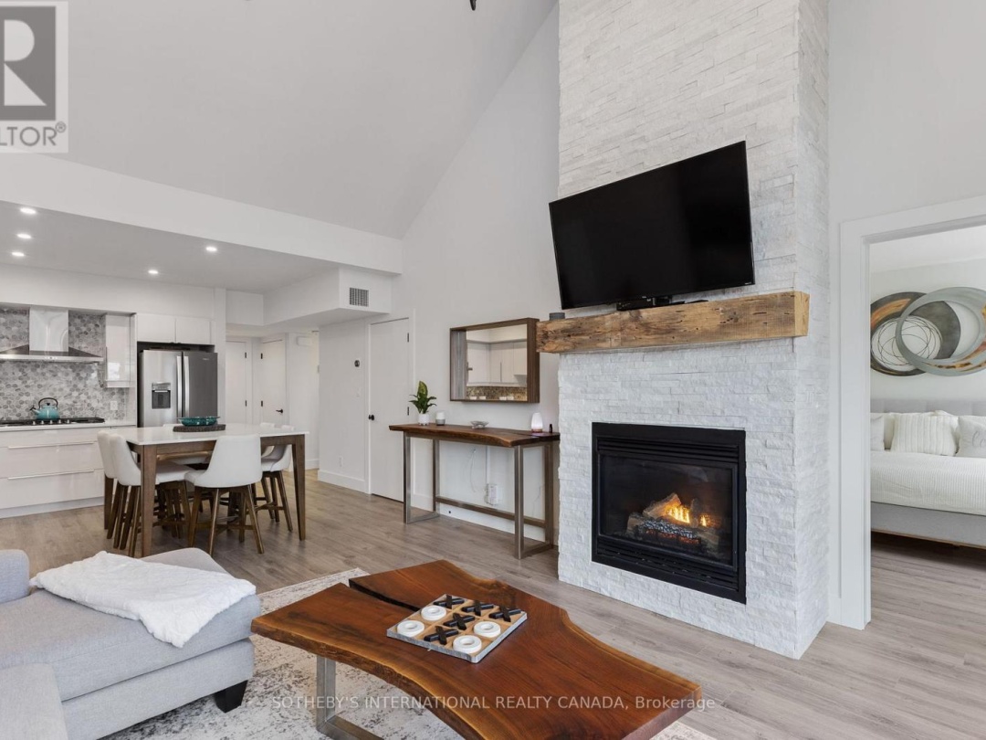 302 - 3 TREE TOPS LANE, Peninsula Lake