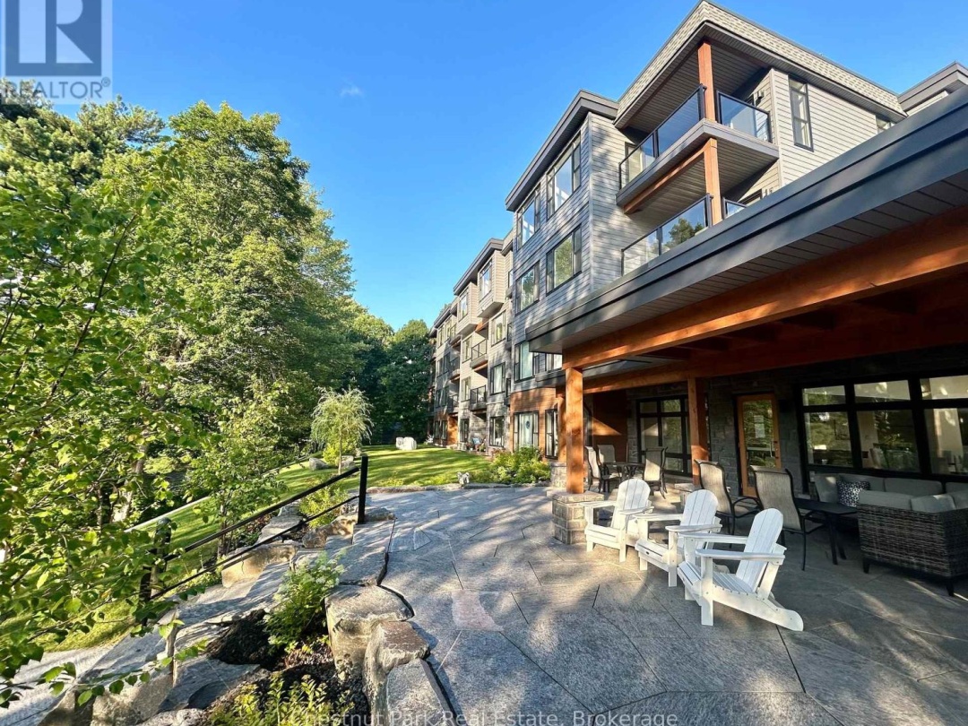 301 200 Anglo Street, South Muskoka Lake