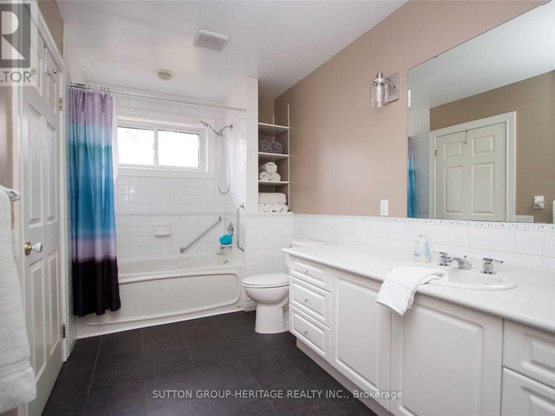 28 GOODMAN ROAD S, 
