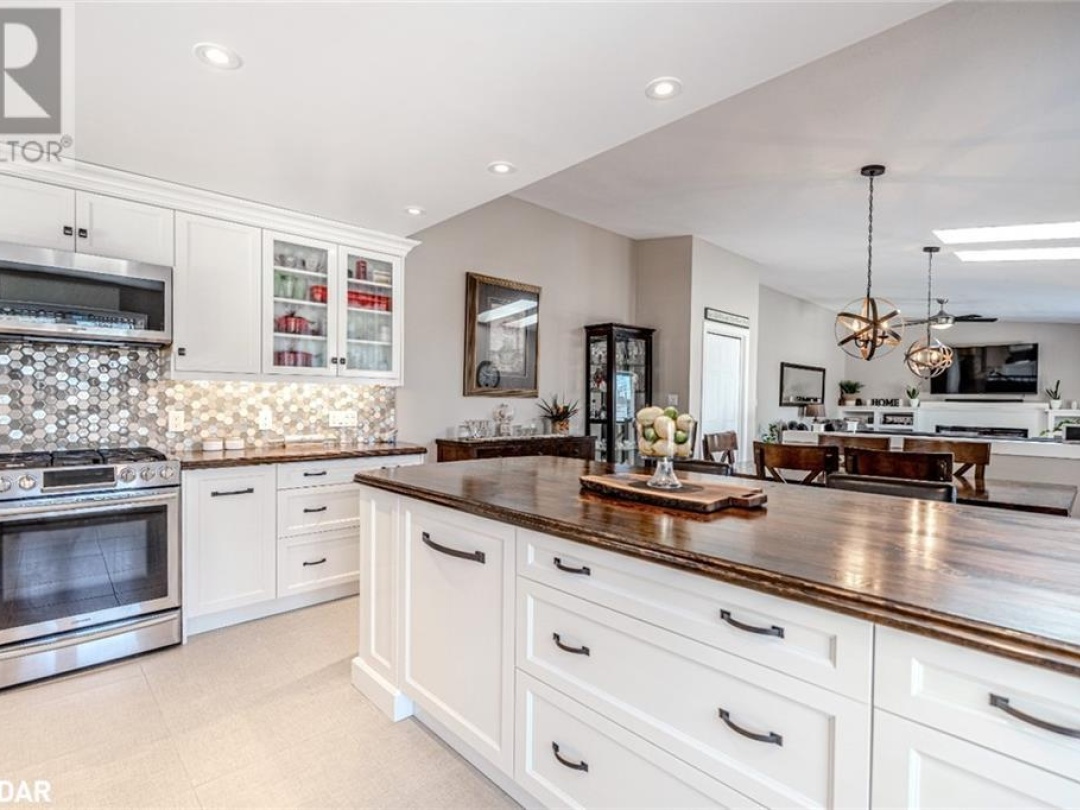 99 King Road, Waubaushene