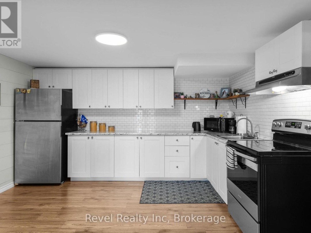 210 BURNETT'S ROAD, Manitouwabing Lake