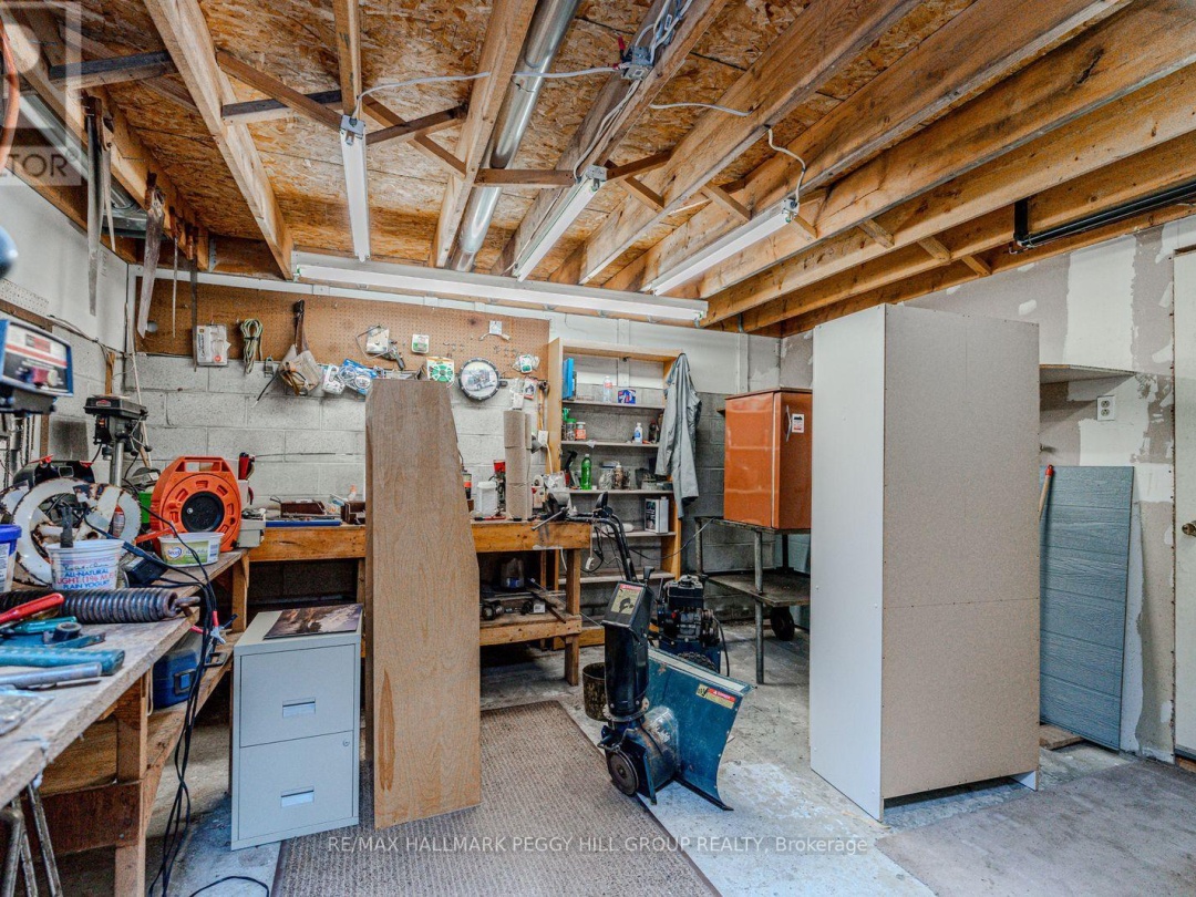 1564 HONEY HARBOUR ROAD, 