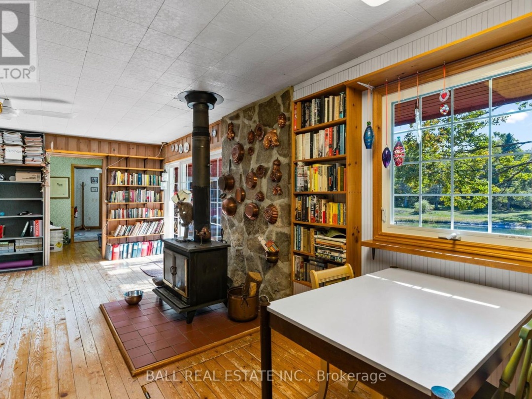 849 COUNTY RD 49, 
