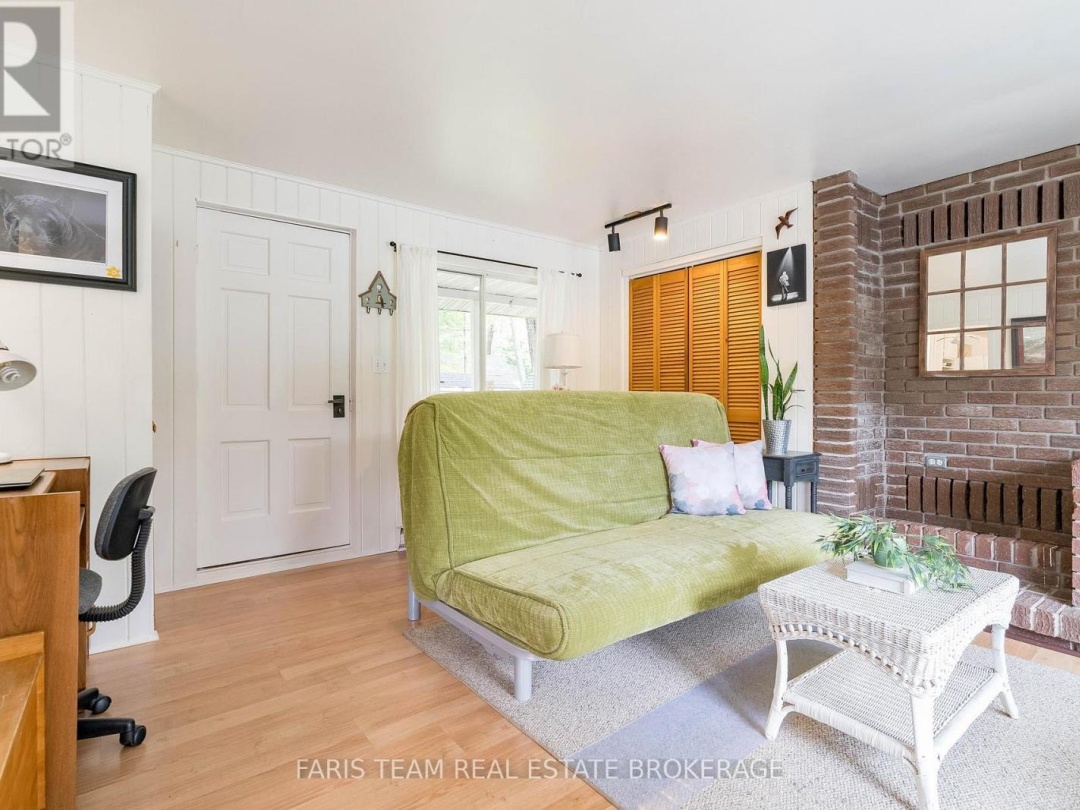 8060 OAKRIDGE DRIVE, 
