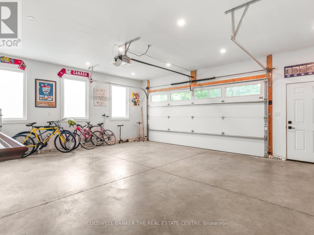 2656 WESTSHORE CRESCENT, 