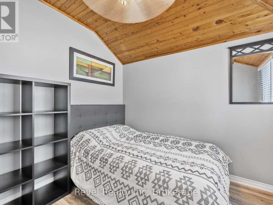 97 Maskinonge Road, Georgian Bay