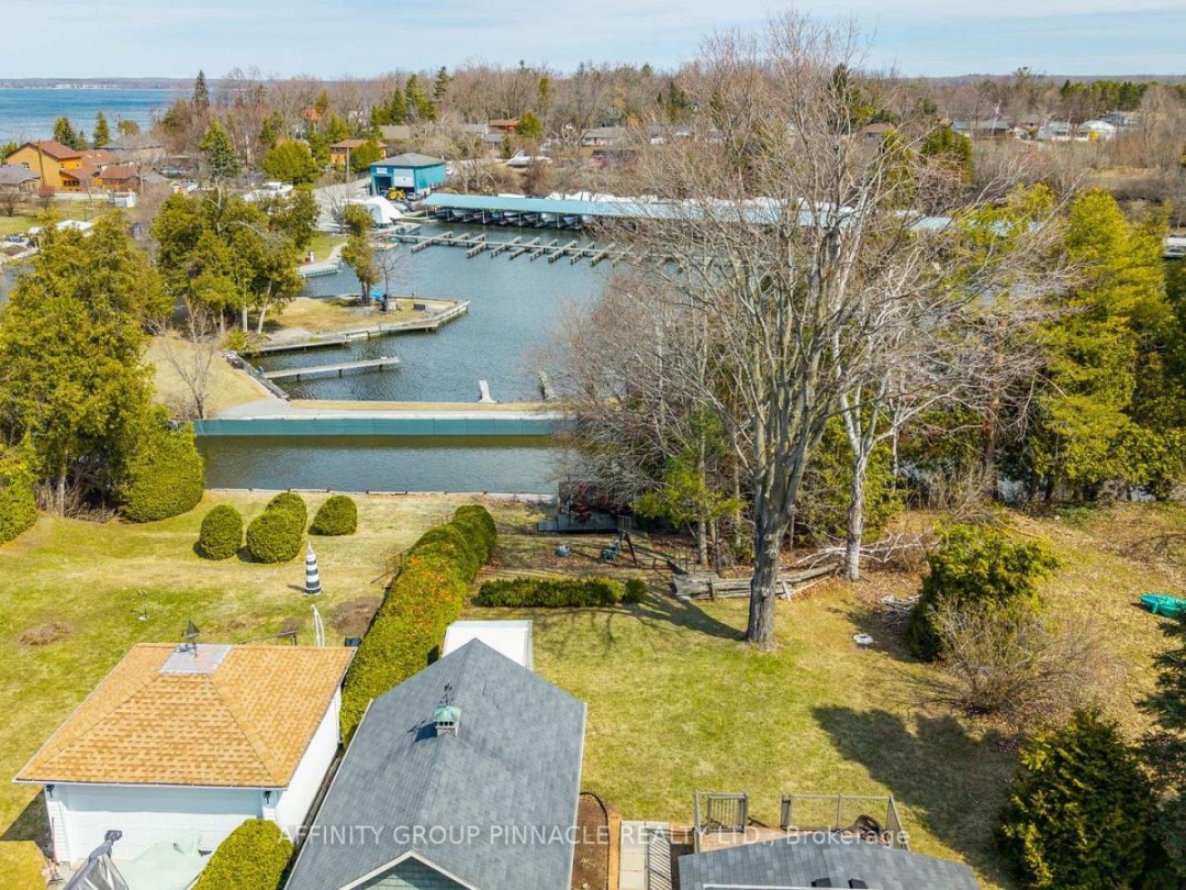 88 Simcoe Street, Lake Simcoe