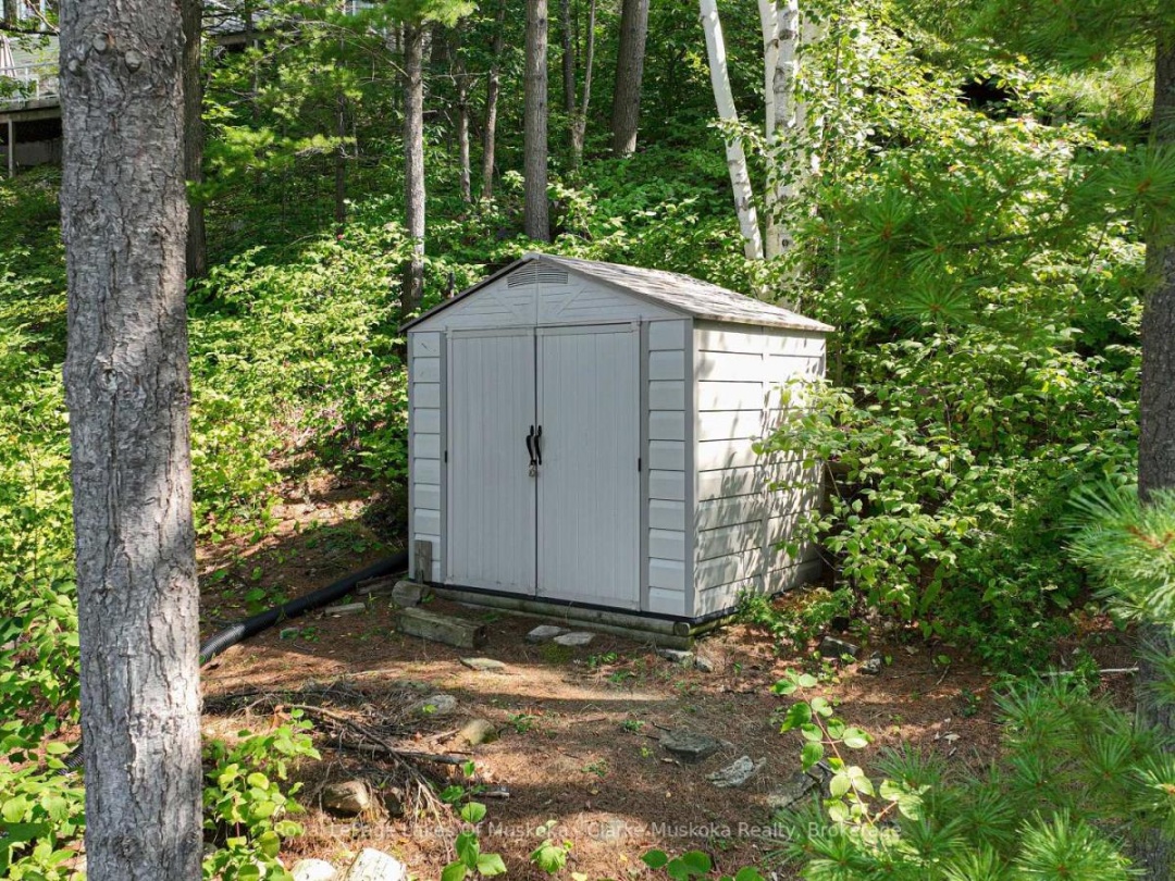 3946 East Shore Road, Gloucester Pool