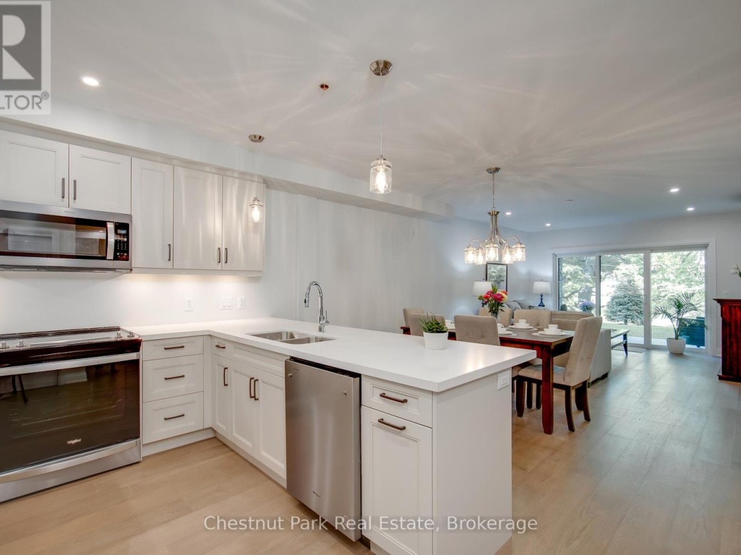 103 200 Anglo Street, Lake Muskoka