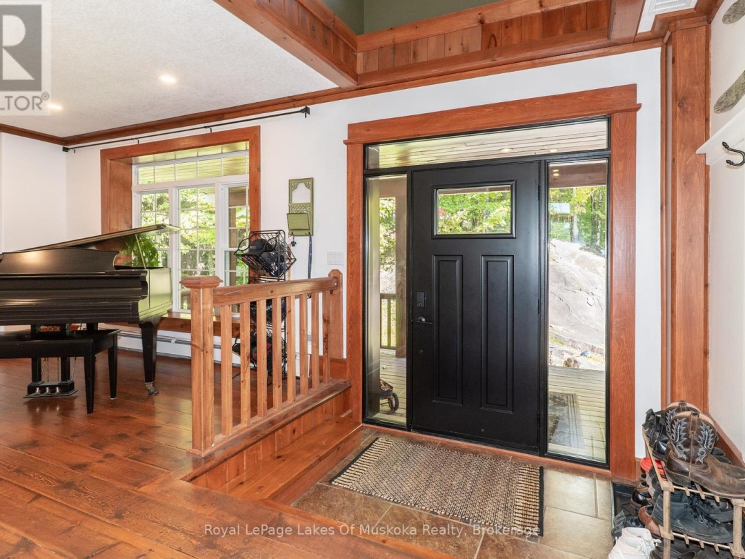 1080 WALKERS GLENN CRESCENT, 