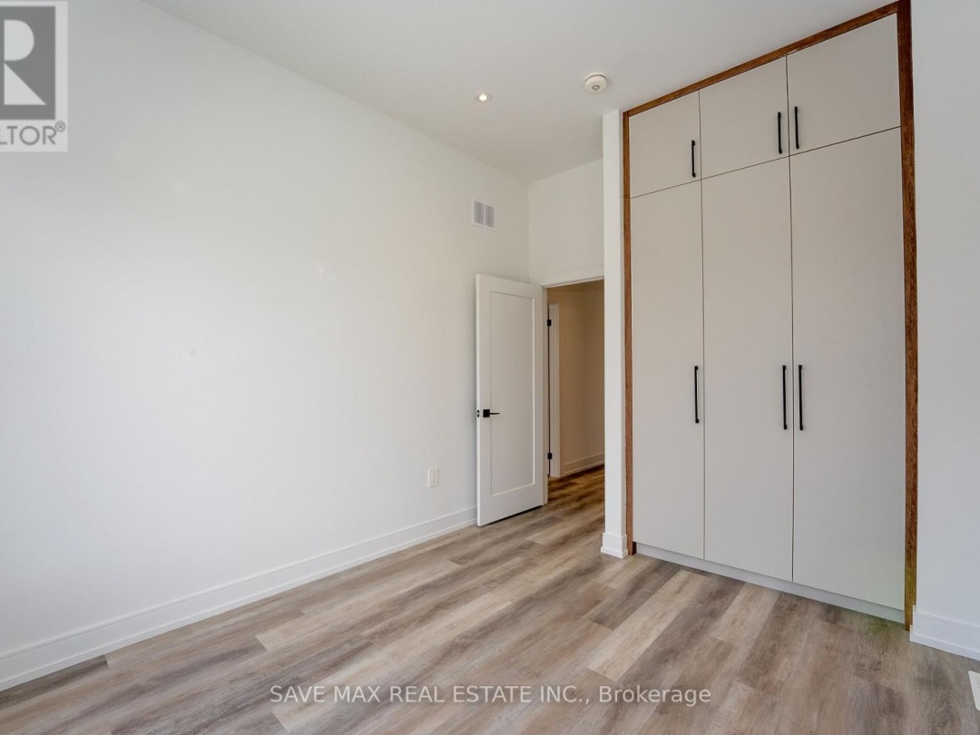 3775 SUNBANK CRESCENT, 