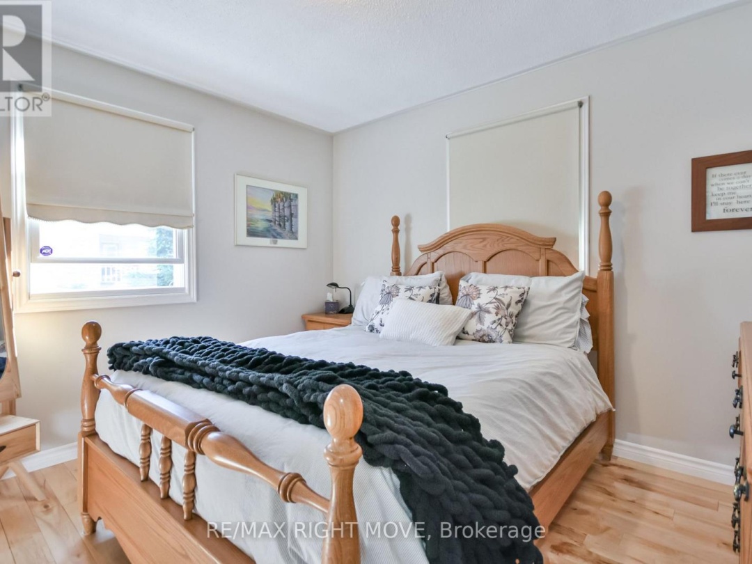 2009 MARCHMONT ROAD, 