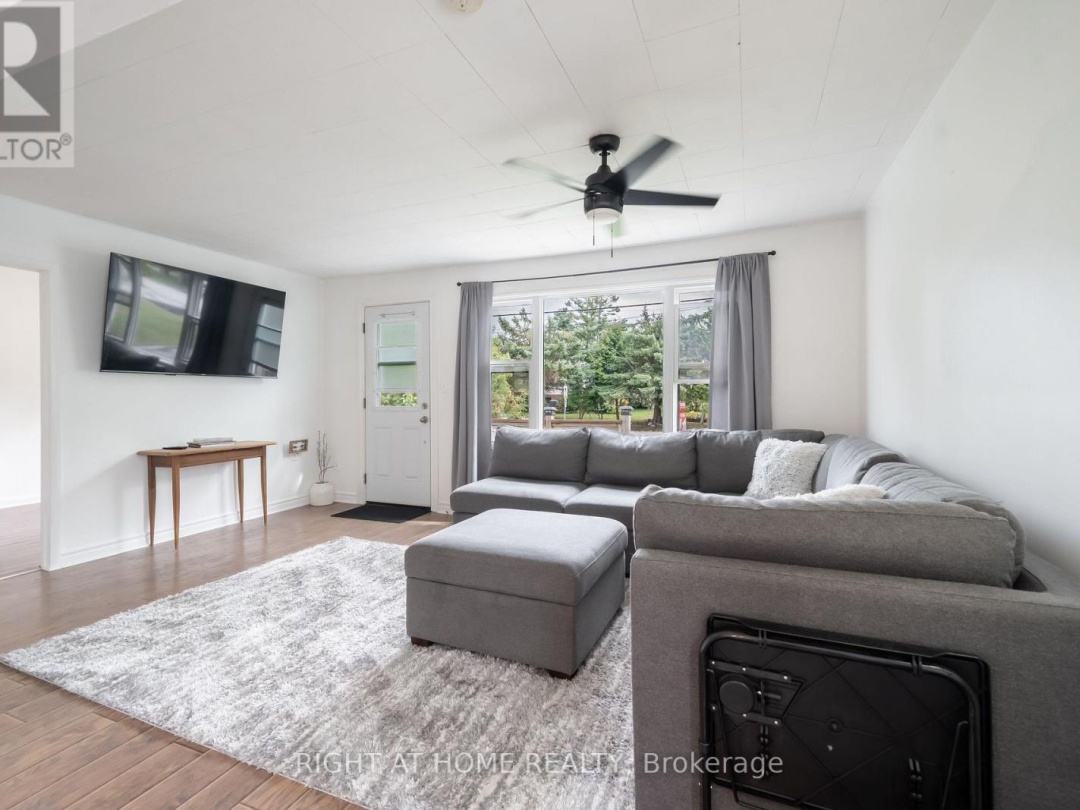 3392 CORONATION AVENUE, 