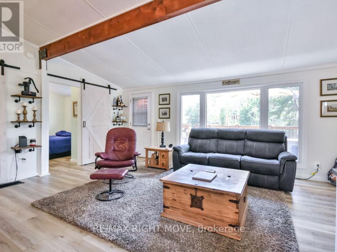 7697 West River Road, Severn Lake