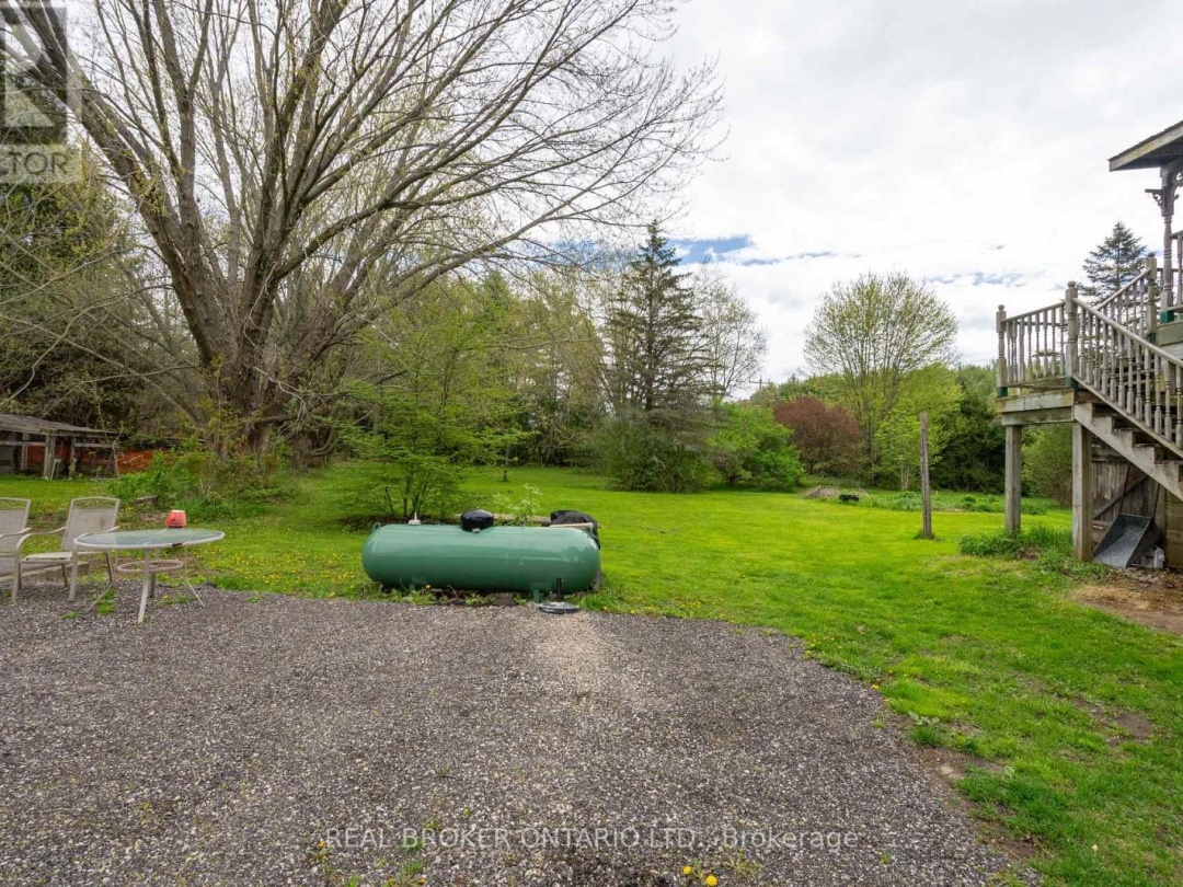 261 Portage Road, Canal Lake