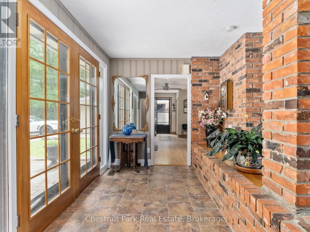 652 North Waseosa Lake Road, Waseosa Lake