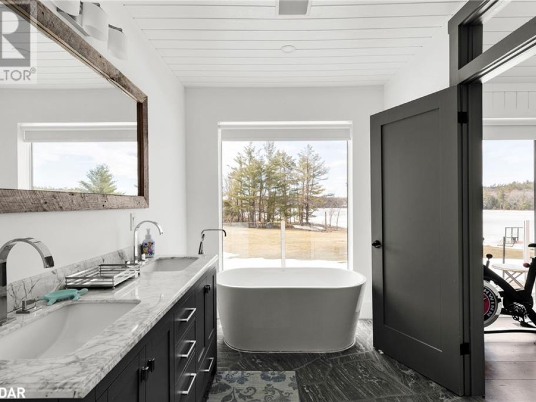 1331 South Monck Drive, Blanchard Lake