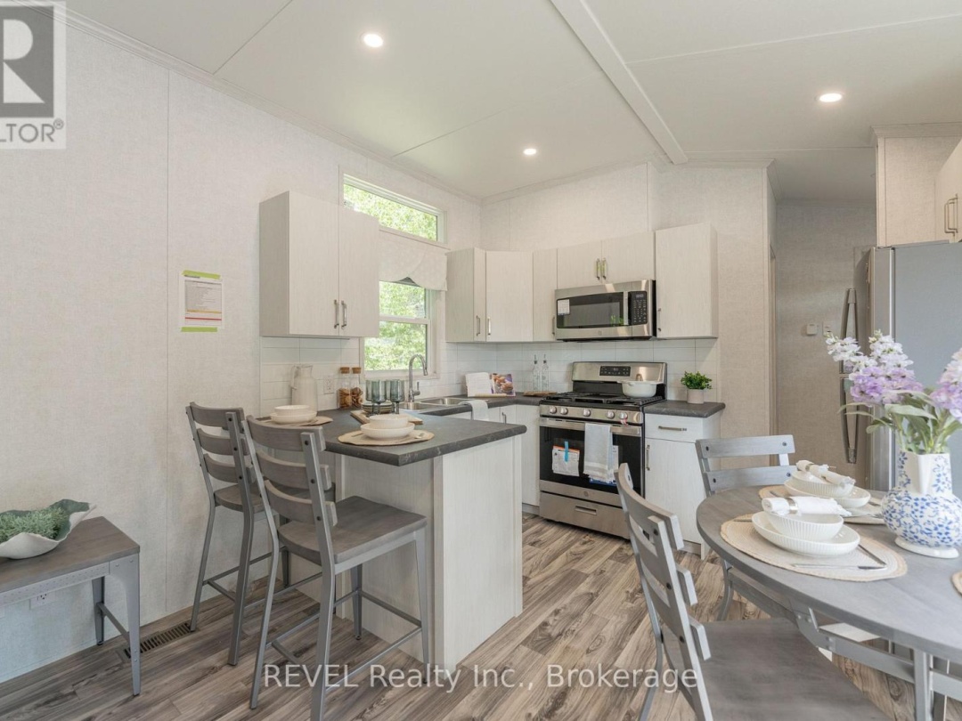 B56 - 85 HUTCHINSON BEACH ROAD, 