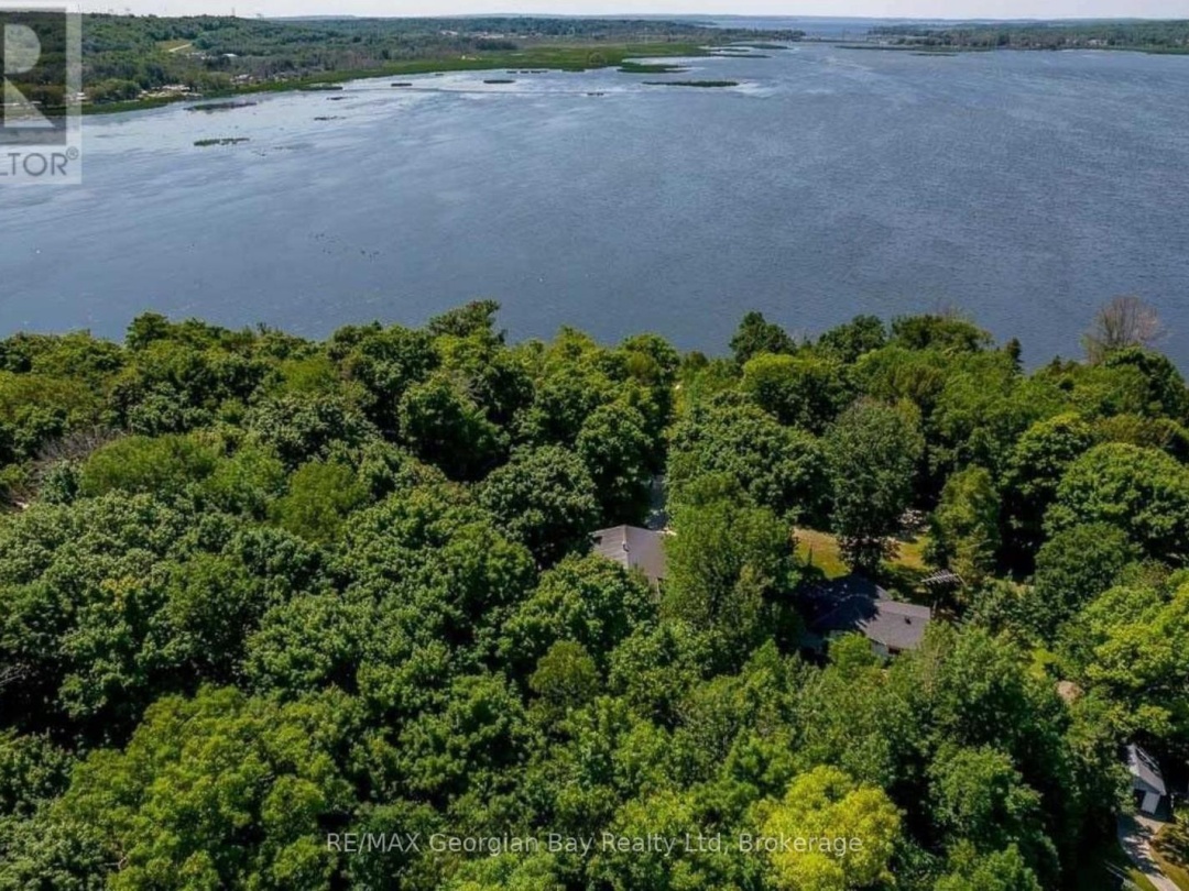 1745 TWIN OAKS CRESCENT, 