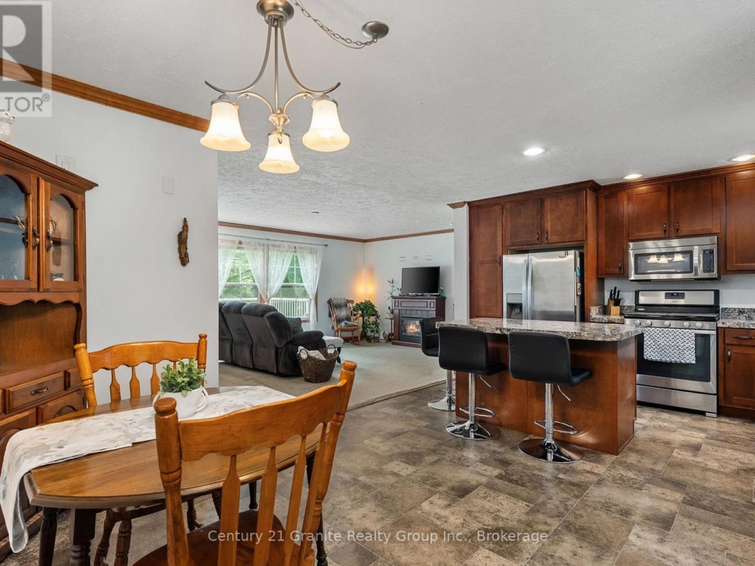 2275 KENNISIS LAKE ROAD, 