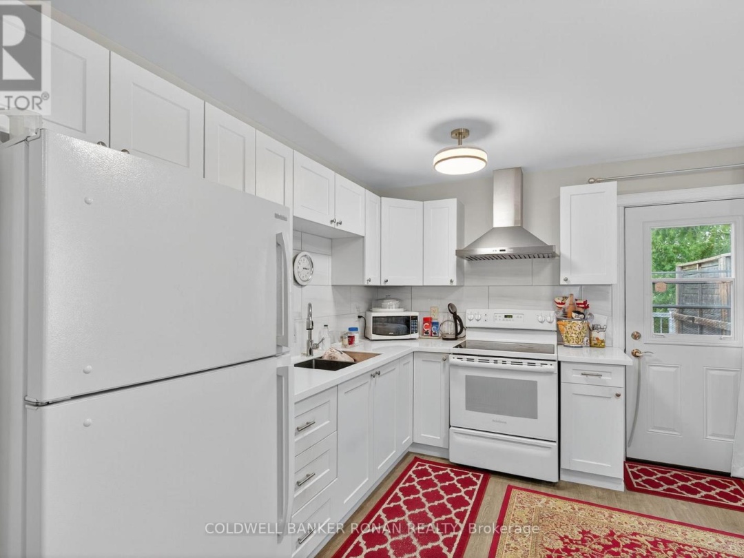 172 WILLIAM STREET W, 