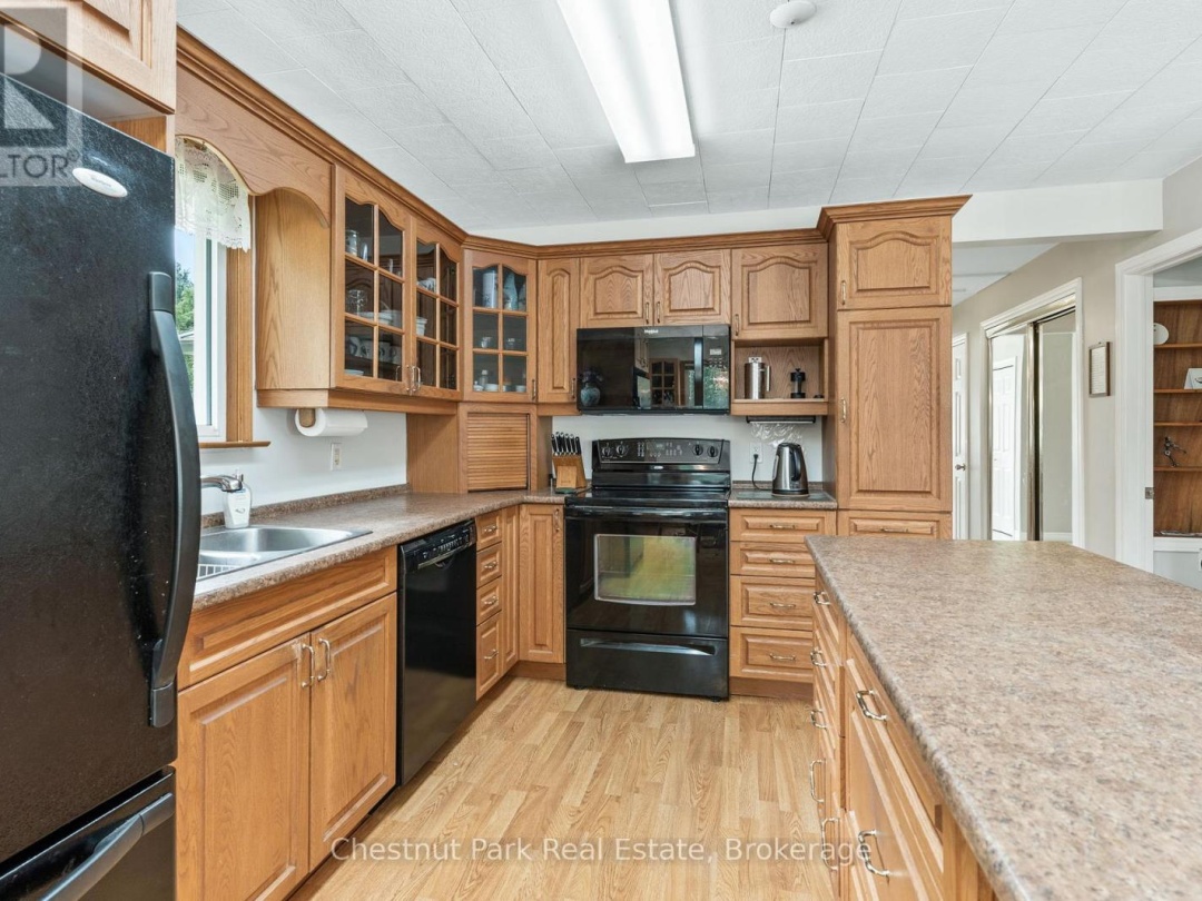 1054 GREEN LAKE ROAD, Gull River