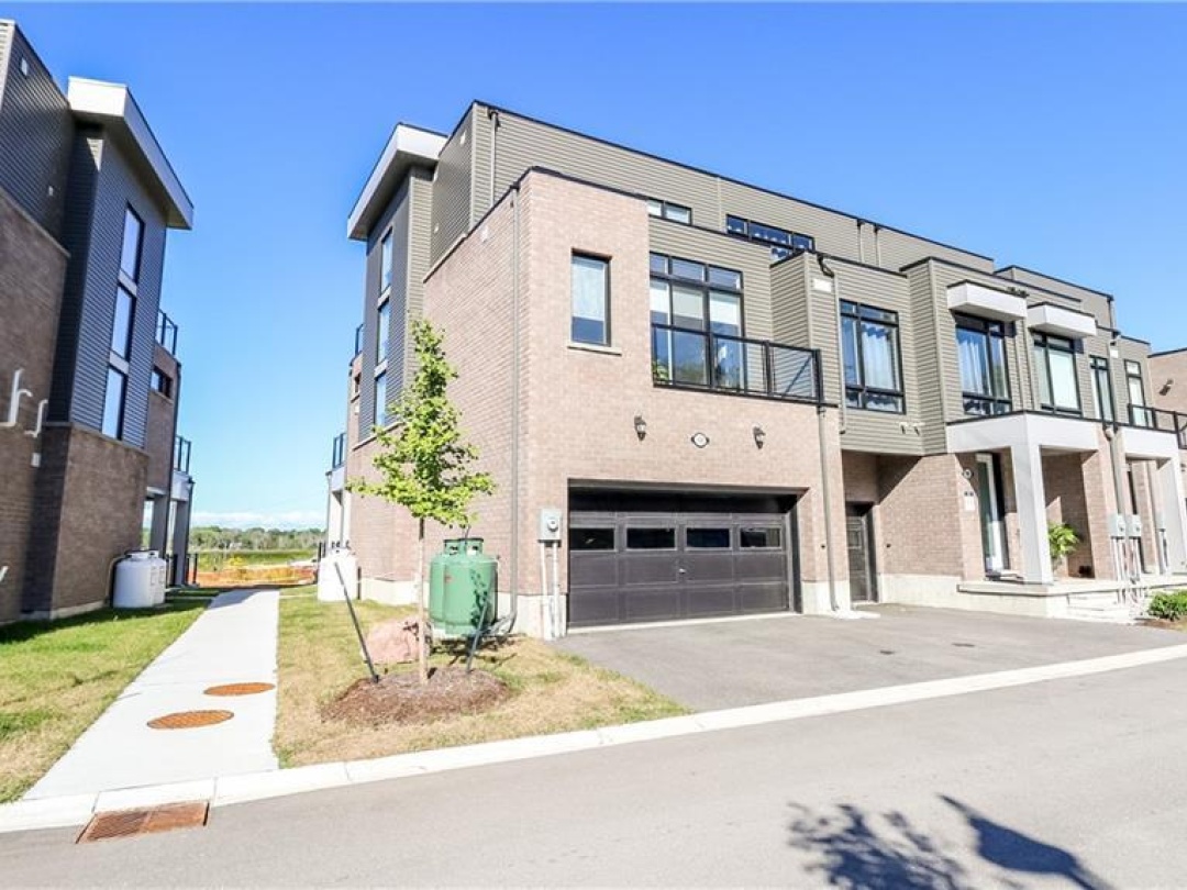 100 MARINA VILLAGE Drive, 